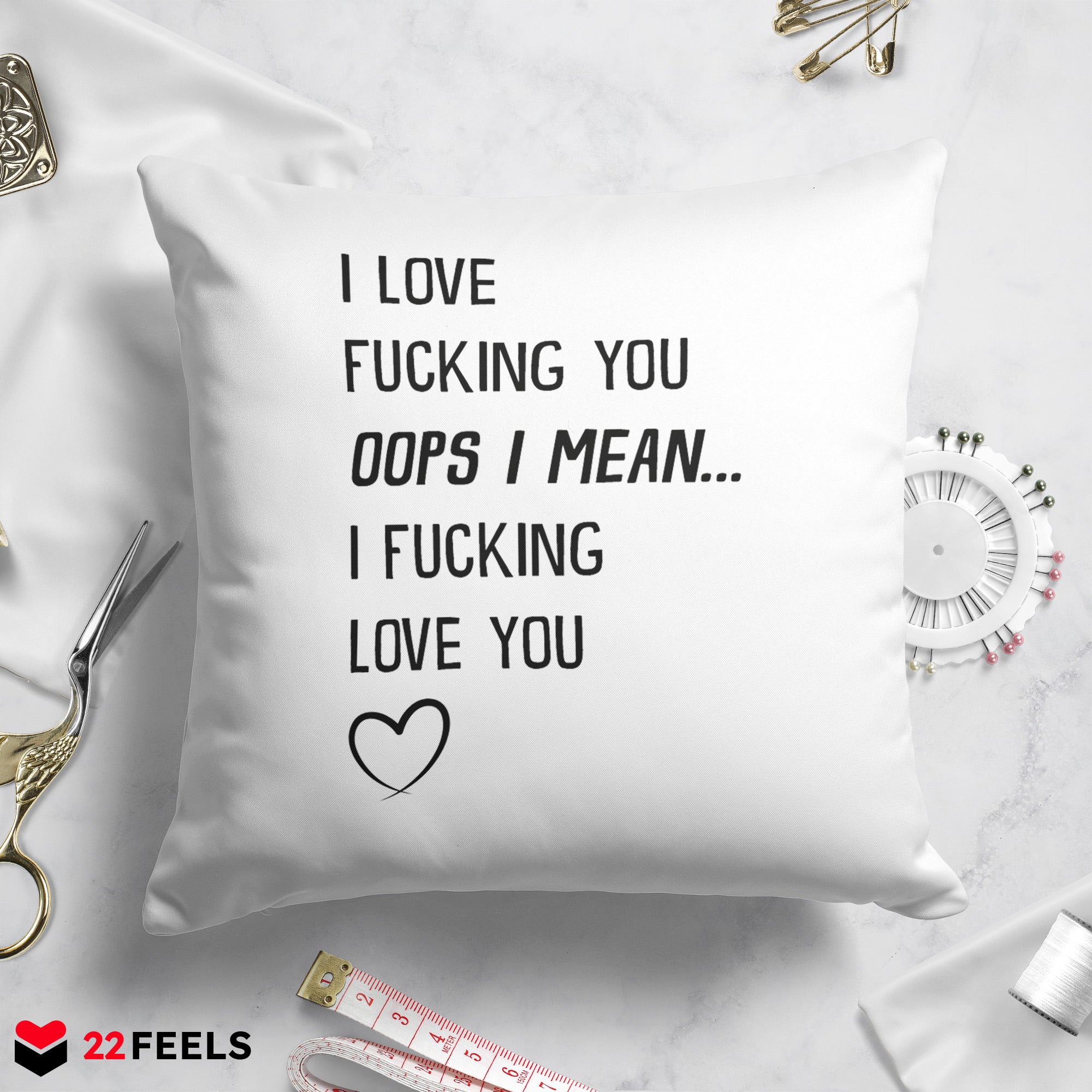 22Feels® Pärchen Geschenk zum Jahrestag, Hochzeitstag, Valentinstag etc. - Kissen mit Spruch (Weiss 40x40cm)-Kissen Weiss 40x40-22Feels