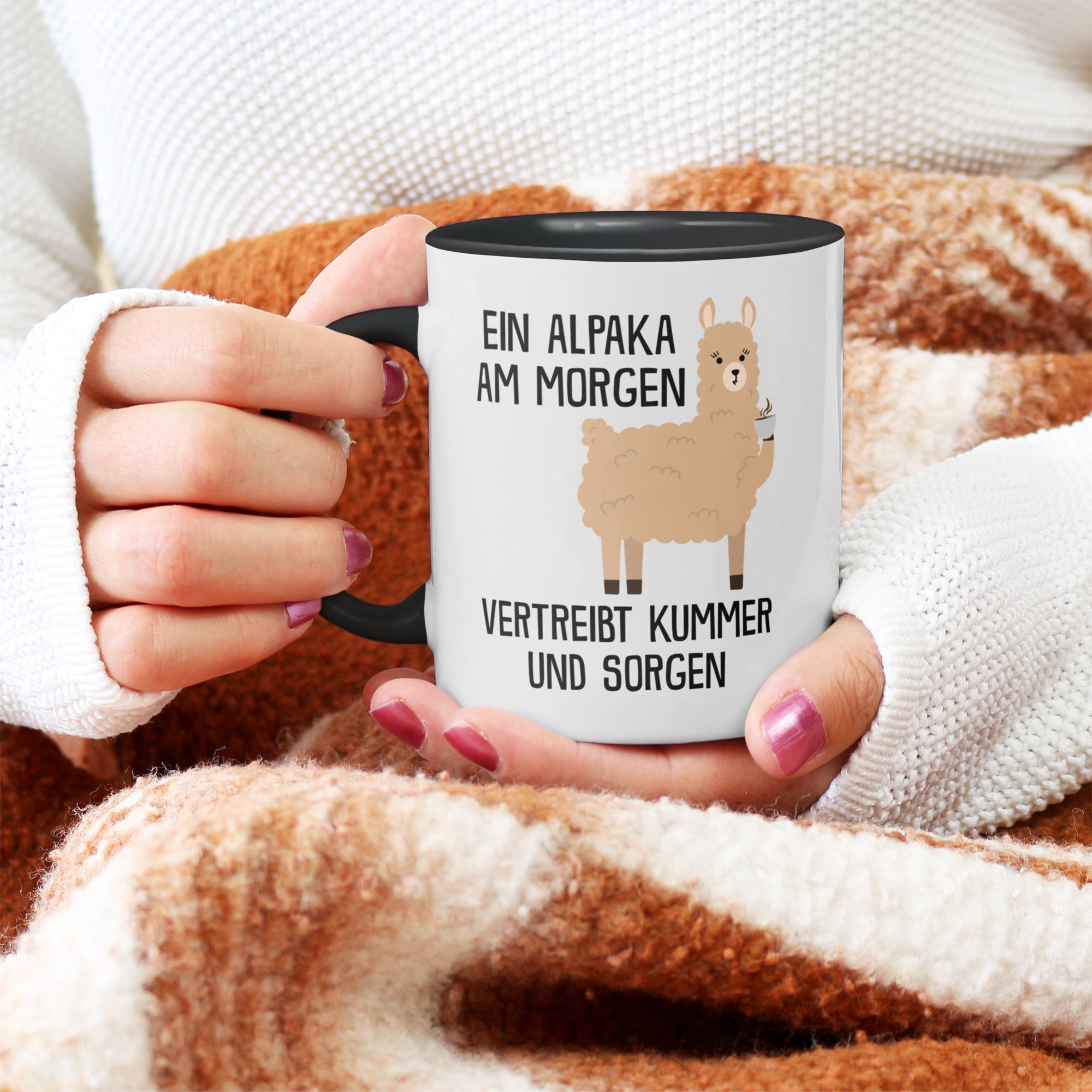 22Feels® Tasse mit Alpaka Tiermotiv - Büro Geschenkidee - Kummer und Sorgen Spruch (Weiss-Schwarz, 320ml)-TwoTone Tasse Weiss-Schwarz 320ml-22Feels