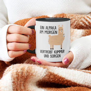 22Feels® Tasse mit Alpaka Tiermotiv - Büro Geschenkidee - Kummer und Sorgen Spruch (Weiss-Schwarz, 320ml)-TwoTone Tasse Weiss-Schwarz 320ml-22Feels