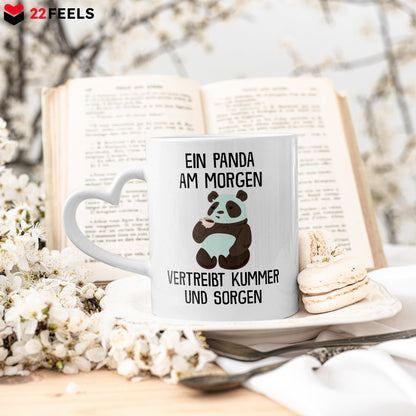 22Feels® Tasse mit Panda Tiermotiv - Büro Geschenkidee - Spruch: Kummer und Sorgen (Herzhenkel, Weiss, 320ml)-Tasse Weiss Herzhenkel 320ml-22Feels