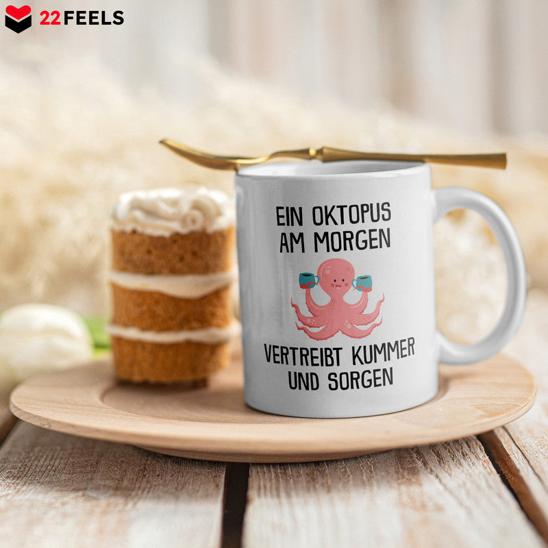 22Feels® Tasse mit Oktopus Tiermotiv - Büro Geschenkidee - Spruch: Kummer und Sorgen (Weiss, 320ml)-Weisse Tasse 320ml-22Feels