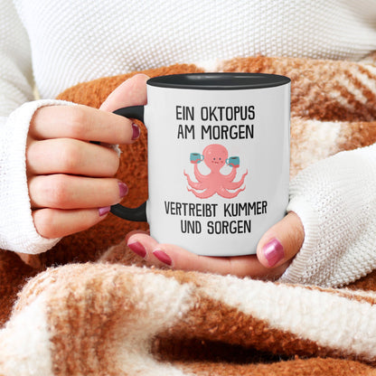 22Feels® Tasse mit Oktopus Tiermotiv - Büro Geschenkidee - Spruch: Kummer und Sorgen (Weiss-Schwarz, 320ml)-TwoTone Tasse Weiss-Schwarz 320ml-22Feels