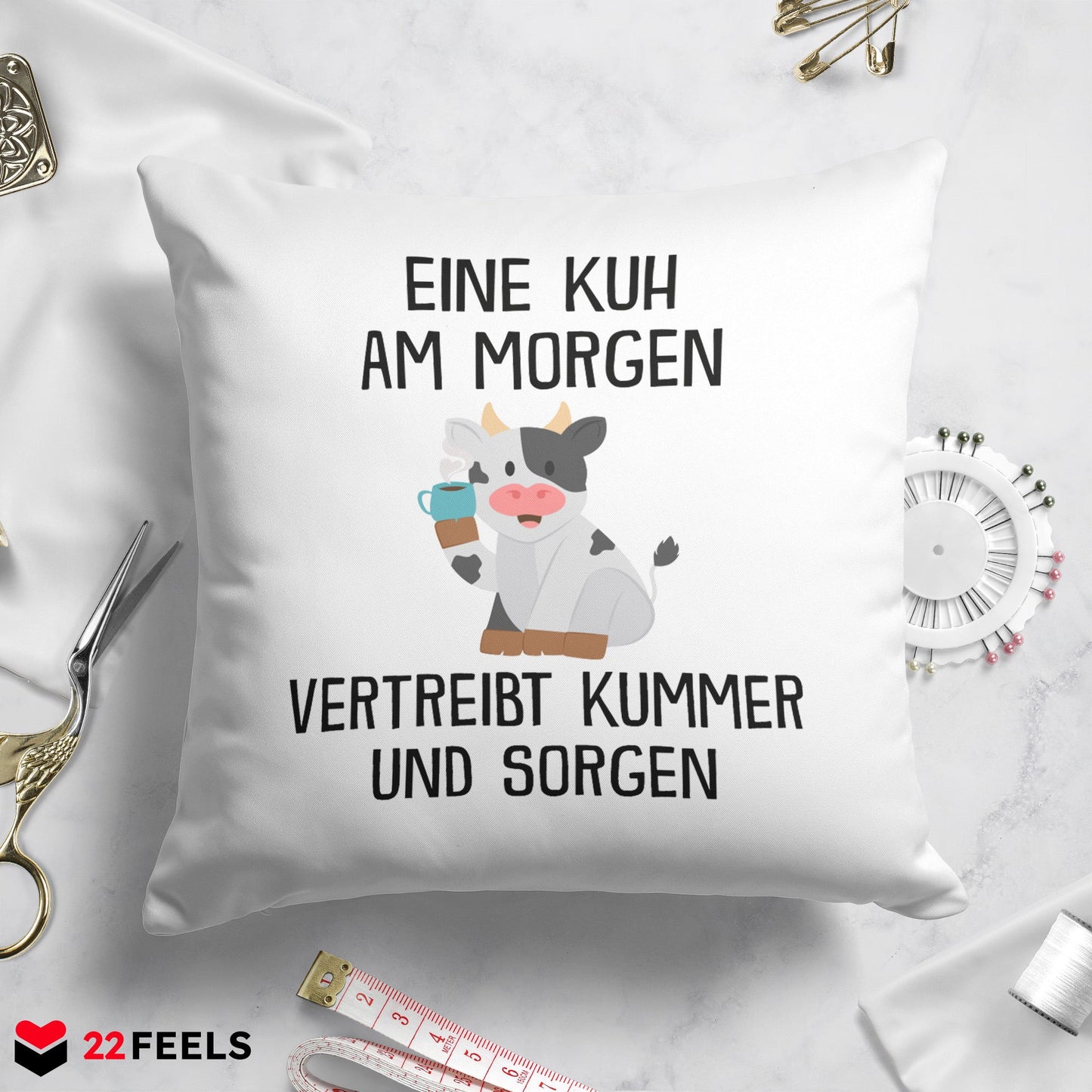 22Feels® Kissen mit Kuh Tiermotiv - Büro Geschenkidee - Spruch: Kummer und Sorgen (Weiss, 40x40cm)-Kissen Weiss 40x40-22Feels