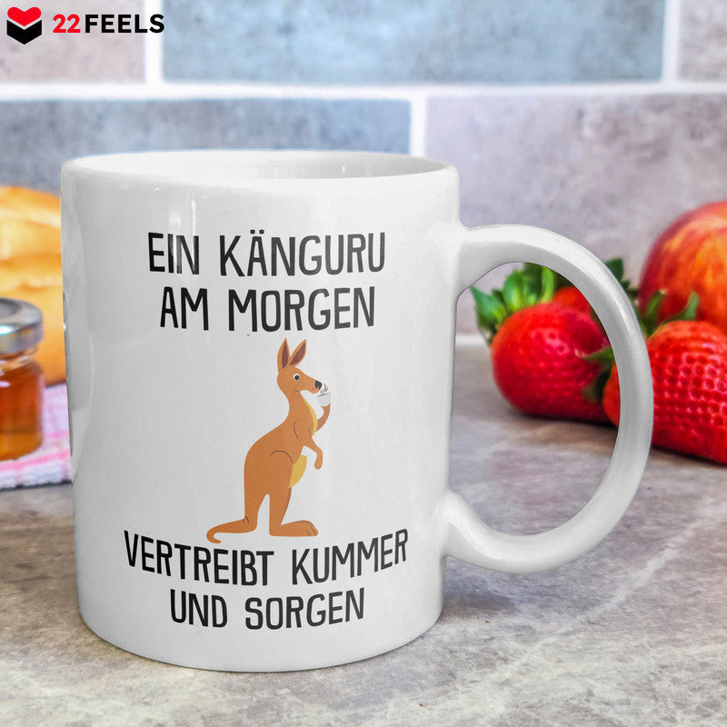 22Feels® Tasse mit Känguru Tiermotiv - Büro Geschenkidee - Spruch: Kummer und Sorgen (Weiss, 320ml)-Weisse Tasse 320ml-22Feels
