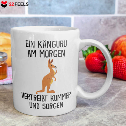 22Feels® Tasse mit Känguru Tiermotiv - Büro Geschenkidee - Spruch: Kummer und Sorgen (Weiss, 320ml)-Weisse Tasse 320ml-22Feels