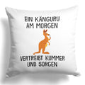 22Feels® Kissen mit Känguru Tiermotiv - Büro Geschenkidee - Spruch: Kummer und Sorgen (Weiss, 40x40cm)-Kissen Weiss 40x40-22Feels