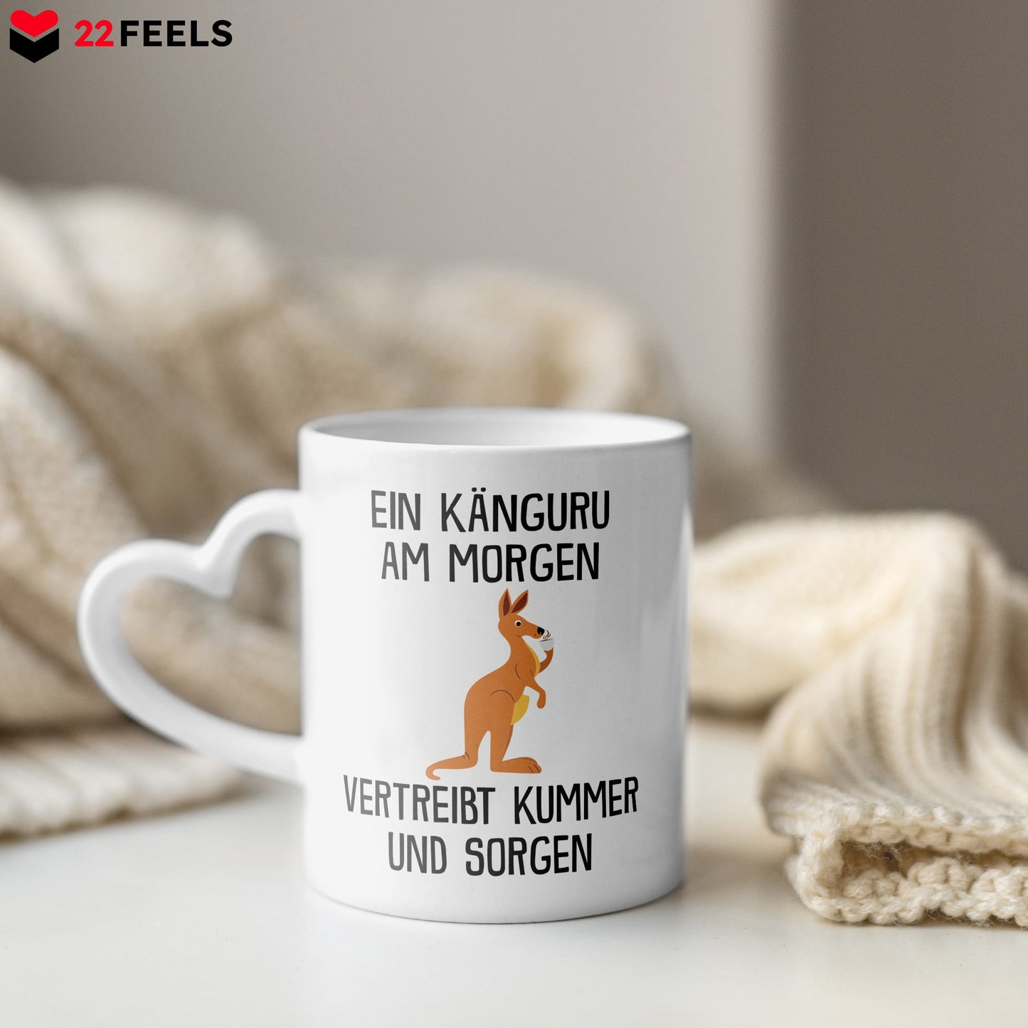 22Feels® Tasse mit Känguru Tiermotiv - Büro Geschenkidee - Spruch: Kummer und Sorgen (Herzhenkel, Weiss, 320ml)-Tasse Weiss Herzhenkel 320ml-22Feels