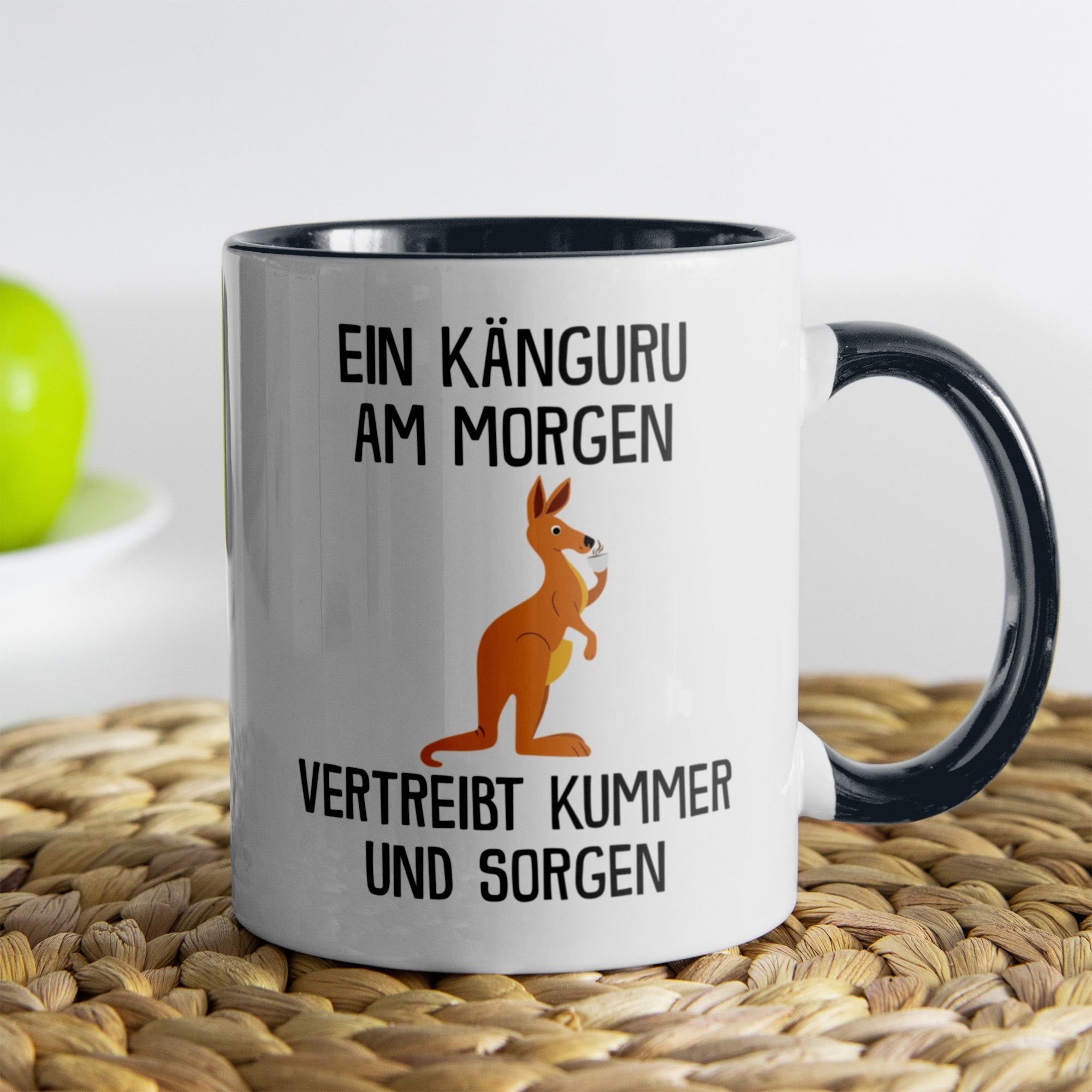 22Feels® Tasse mit Känguru Tiermotiv - Büro Geschenkidee - Spruch: Kummer und Sorgen (Weiss-Schwarz, 320ml)-TwoTone Tasse Weiss-Schwarz 320ml-22Feels