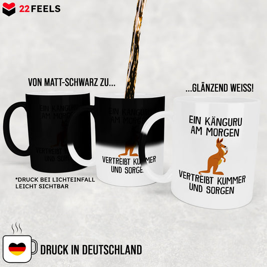 22Feels® Zaubertasse mit Känguru Tiermotiv - Büro Geschenkidee - Spruch: Kummer und Sorgen (Matt-Schwarz und Weiss, 320ml)-Farbwechsel Tasse Matt 320ml-22Feels