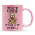 22Feels® Glitzertasse mit Faultier Tiermotiv - Büro Geschenkidee - Spruch: Kummer und Sorgen (Pink, 320ml)-Glitzertasse Pink 320ml-22Feels