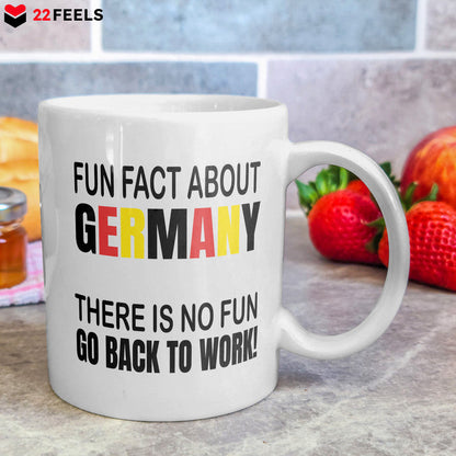 22Feels® Lustige Tasse mit Spruch: Fun Fact About Germany - Büro Geschenkidee (Weiss, 320ml)-Weisse Tasse 325ml-22Feels