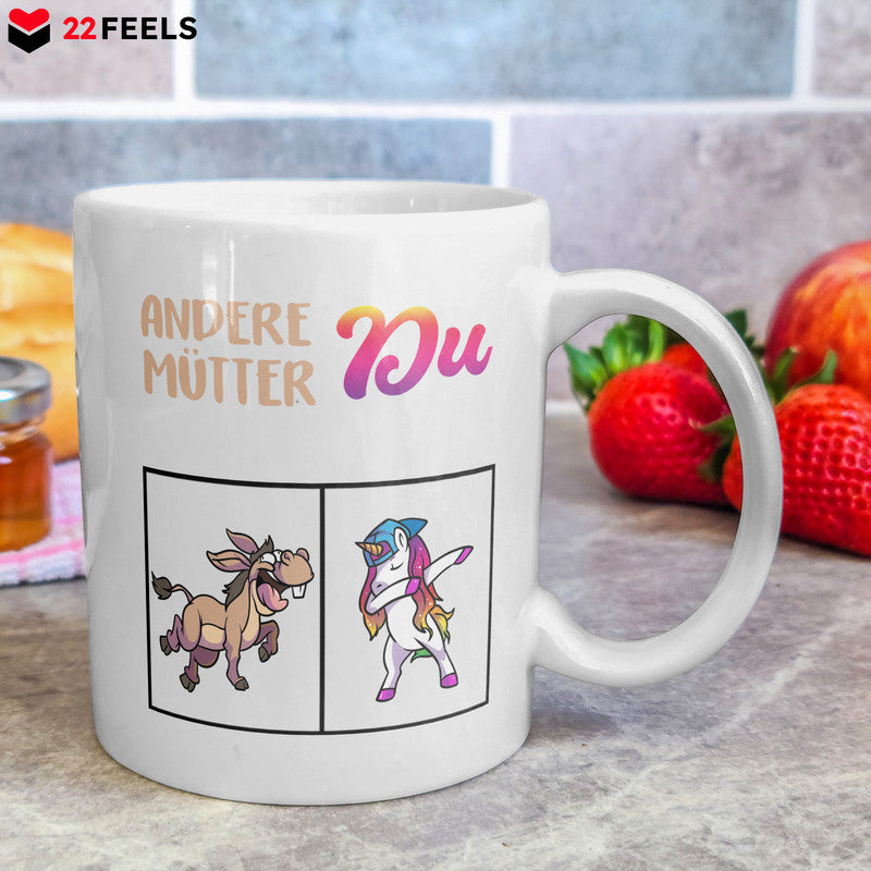 22Feels® Geschenk für Mamas - Tasse mit Spruch: Andere Mütter vs Du Einhorn und Pferd (Weiss, 320ml)-Weisse Tasse 320ml-22Feels