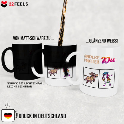 22Feels® Mama Geschenk - Zaubertasse mit Spruch: Andere Mütter Du (Einhorn) (Matt-Schwarz und Weiss, 320ml)-Farbwechsel Tasse Matt 320ml-22Feels