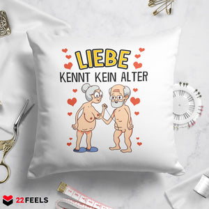 22Feels® Paar Geschenk zum Jahrestag, Hochzeitstag, Valentinstag etc. - Kissen mit Spruch: Liebe kennt kein Alter (Weiss 40x40cm)-Kissen Weiss 40x40-22Feels