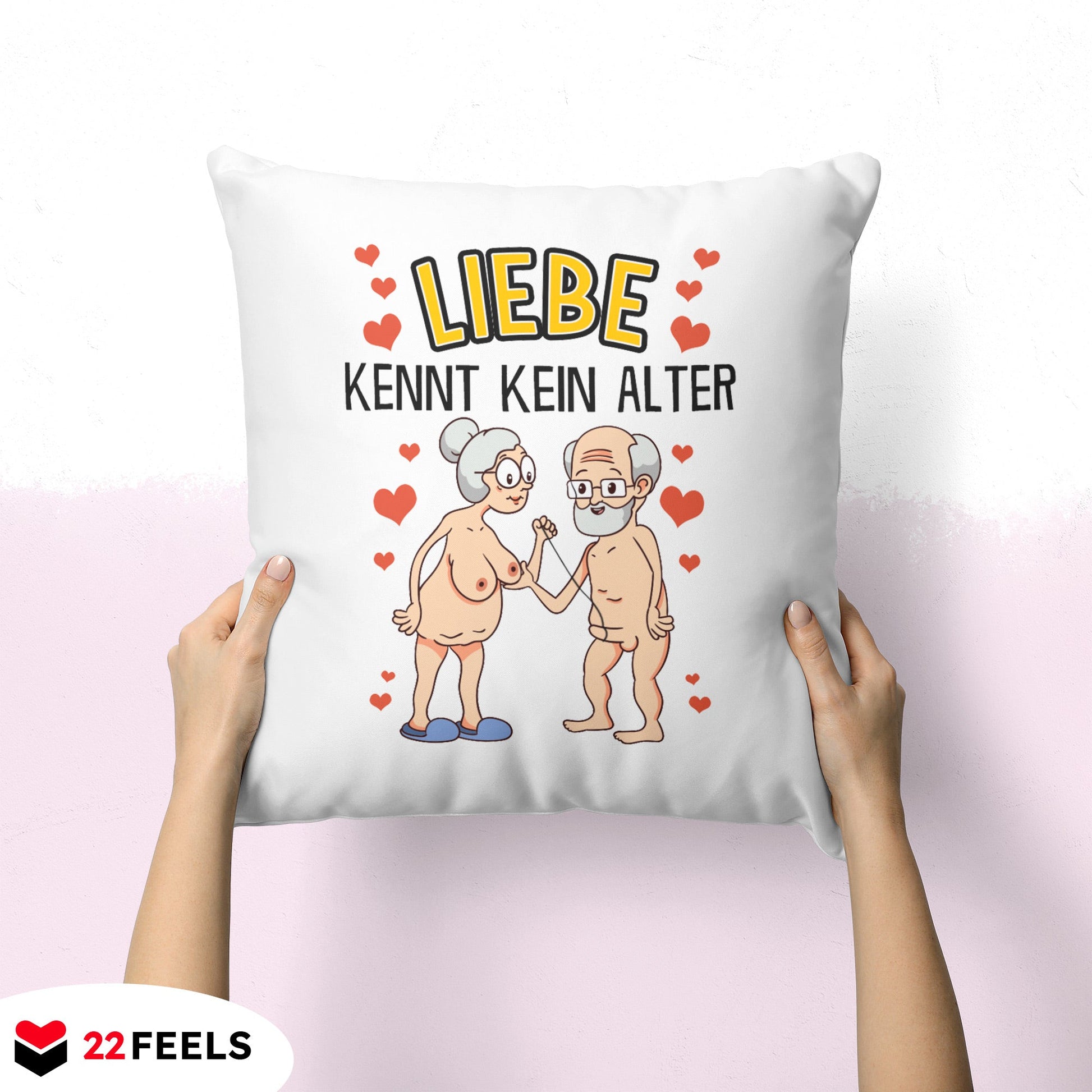 22Feels® Paar Geschenk zum Jahrestag, Hochzeitstag, Valentinstag etc. - Kissen mit Spruch: Liebe kennt kein Alter (Weiss 40x40cm)-Kissen Weiss 40x40-22Feels