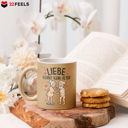 22Feels® Paar Geschenk zum Jahrestag, Hochzeitstag, Valentinstag etc. - Glitzertasse mit Spruch: Liebe kennt kein Alter (Gold, 320ml)-Glitzertasse Gold 320ml-22Feels