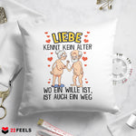 22Feels® Paar Geschenk zum Jahrestag, Hochzeitstag, Valentinstag etc. - Kissen mit Spruch: Liebe kennt kein Alter (Weiss 40x40cm)-Kissen Weiss 40x40-22Feels