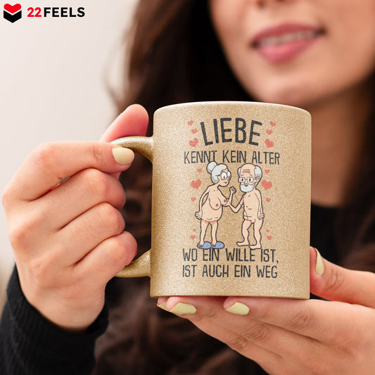 22Feels® Paar Geschenk zum Jahrestag, Hochzeitstag, Valentinstag etc. - Glitzertasse mit Spruch: Liebe kennt kein Alter (Gold, 320ml)-Glitzertasse Gold 320ml-22Feels