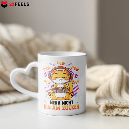 22Feels® Geschenk für Gamer - Tasse mit Spruch: Nerv Nicht, Bin Am Zocken (Herzhenkel, Weiss, 320ml)-Tasse Weiss Herzhenkel 320ml-22Feels