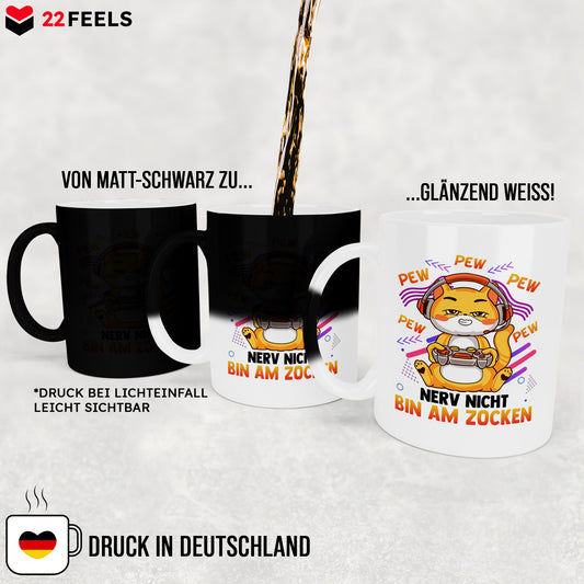 22Feels® Geschenk für Gamer - Zaubertasse mit Spruch: Nerv Nicht, Bin Am Zocken (Matt-Schwarz und Weiss, 320ml)-Farbwechsel Tasse Matt 320ml-22Feels