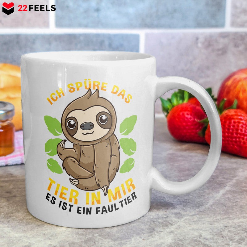 22Feels® Tasse mit Faultier Tiermotiv - Büro Geschenkidee - Spruch: Ich Spüre Das Tier In Mir (Weiss, 320ml)-Weisse Tasse 320ml-22Feels