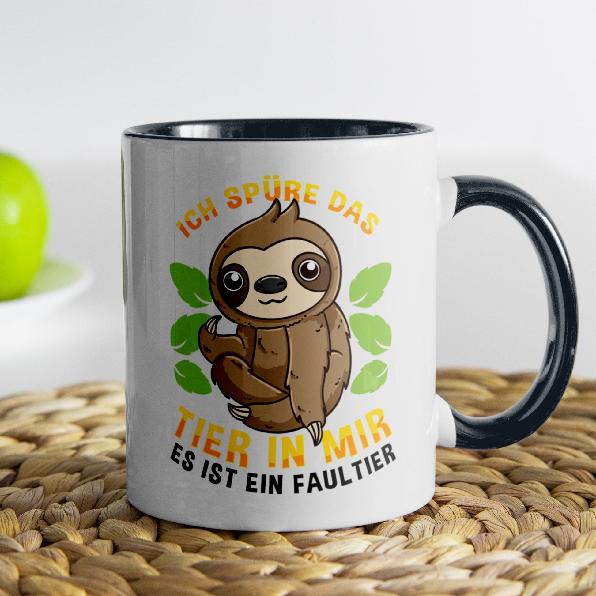 22Feels® Tasse mit Faultier Tiermotiv - Büro Geschenkidee - Spruch: Ich spüre das Tier in mir (Weiss-Schwarz, 320ml)-TwoTone Tasse Weiss-Schwarz 320ml-22Feels