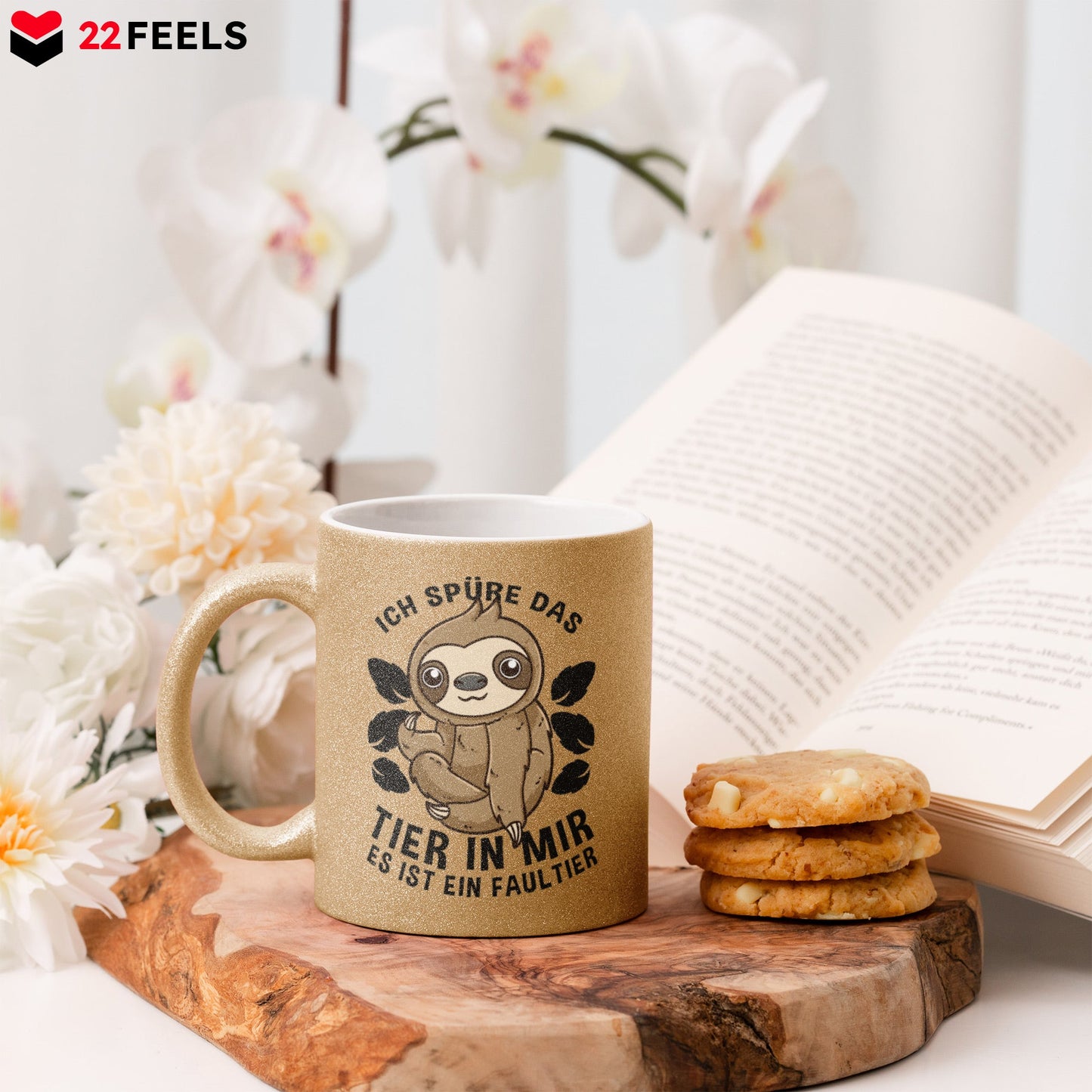 22Feels® Glitzertasse mit Faultier Tiermotiv - Büro Geschenkidee - Spruch: Ich spüre das Tier in mir (Gold, 320ml)-Glitzertasse Gold 320ml-22Feels