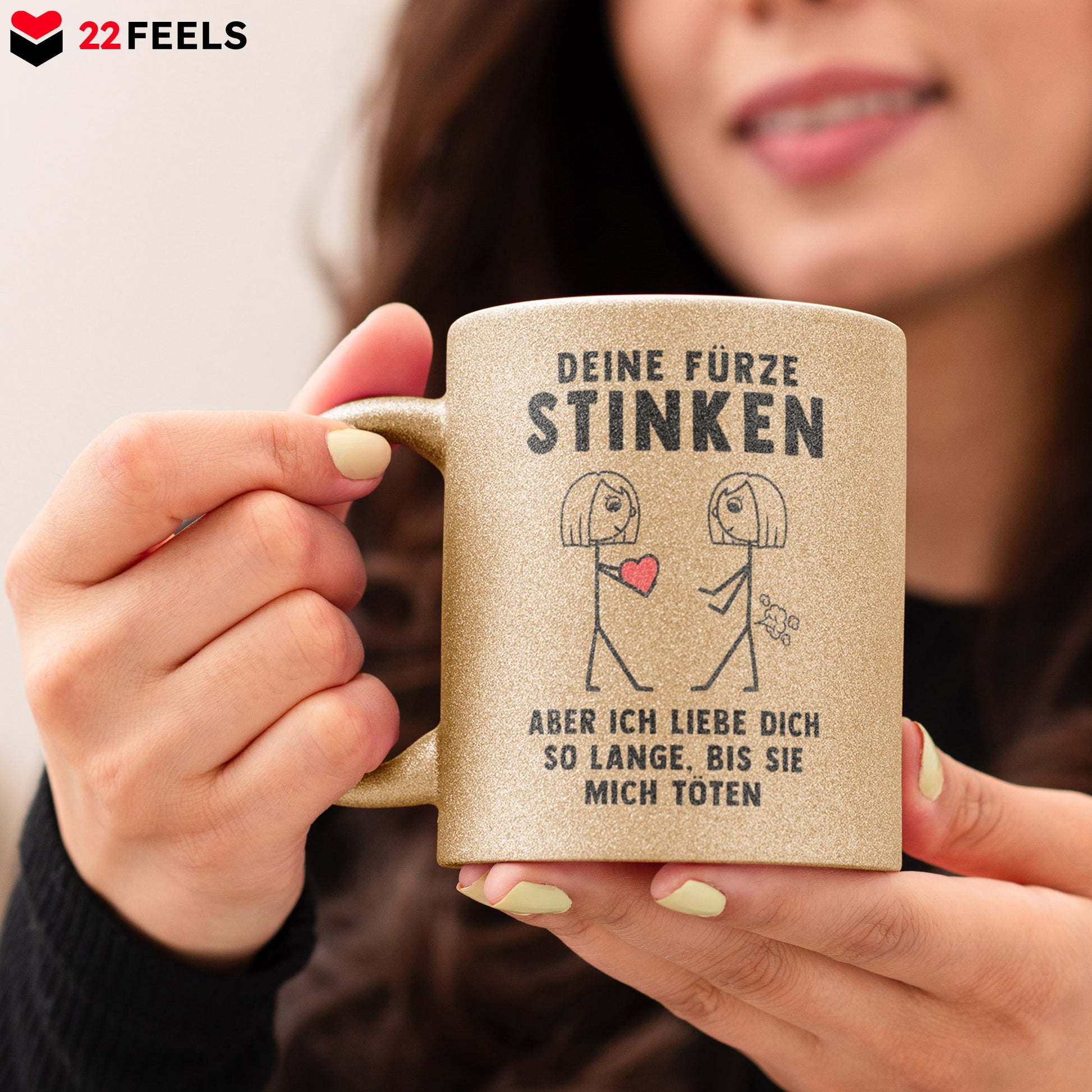 22Feels® Lesbische Frau Geschenk zum Jahrestag, Hochzeitstag, Valentinstag etc. - Glitzertasse mit Spruch: Deine Fürze Stinken (Gold, 320ml)-Glitzertasse Gold 320ml-22Feels