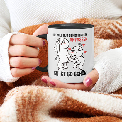 22Feels® Pärchen Geschenk zum Jahrestag, Hochzeitstag, Valentinstag etc. - Tasse mit Spruch: Ich will nur deinen Hintern anfassen, Er ist so schön (Weiss-Schwarz, 320ml)-TwoTone Tasse Weiss-Schwarz 320ml-22Feels