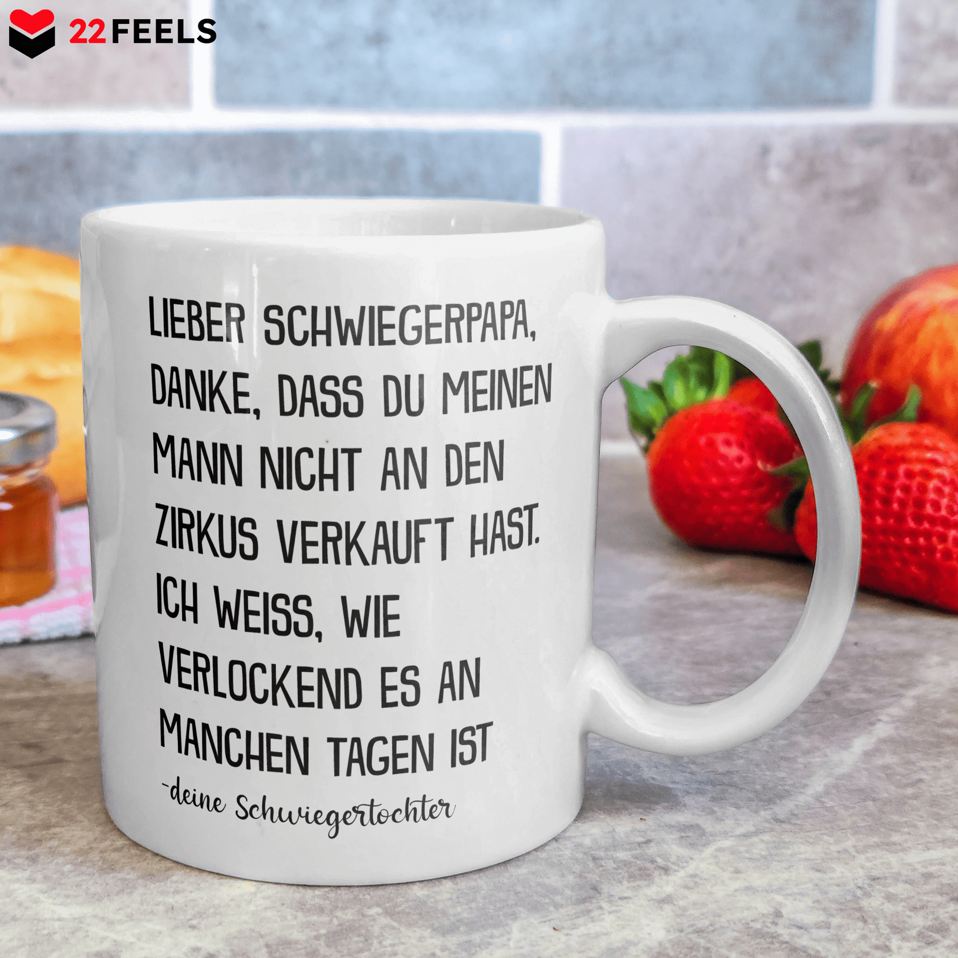 22Feels® Geschenk für Schwiegervater von Schwiegertochter - Tasse mit Spruch: Zirkus (Weiss, 320ml)-Weisse Tasse 320ml-22Feels