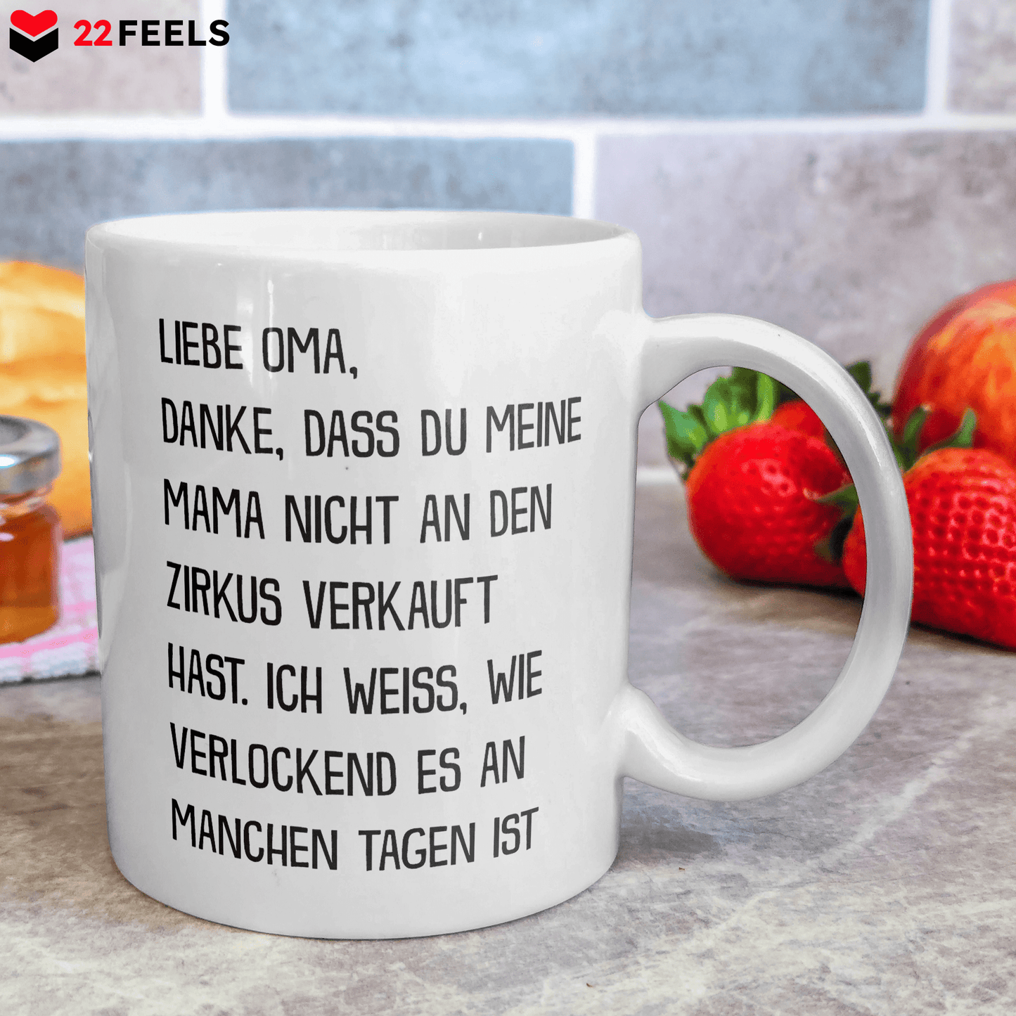 22Feels® Geschenk für Omas - Tasse mit Spruch: Zirkus Mama (Weiss, 320ml)-Weisse Tasse 320ml-22Feels