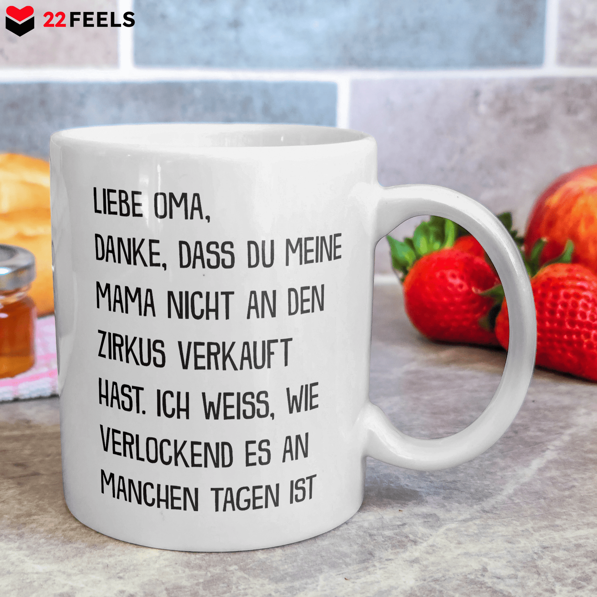 22Feels® Geschenk für Omas - Tasse mit Spruch: Zirkus Mama (Weiss, 320ml)-Weisse Tasse 320ml-22Feels